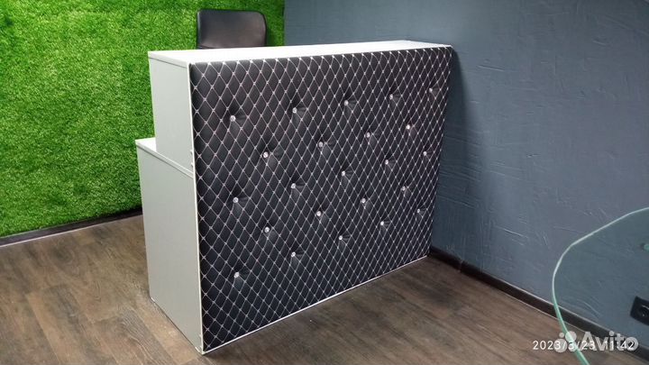 Стойка ресепшн