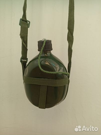 Фляга армейская с чехлом и ремешком