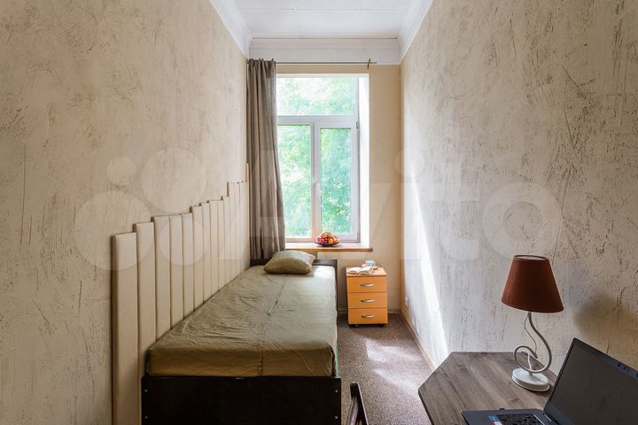 Комната 15 м² в > 9-к., 2/4 эт.