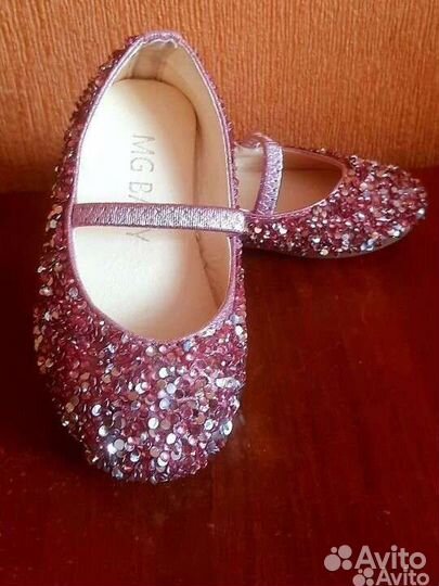 Туфли для девочки со стразами 23 размер