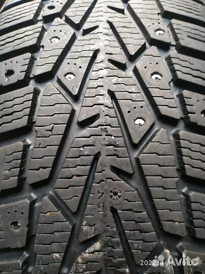Nokian Tyres Hakkapeliitta 7 215/65 R16