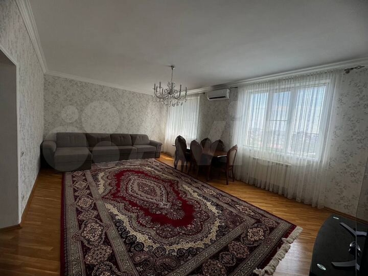 3-к. квартира, 102 м², 7/7 эт.