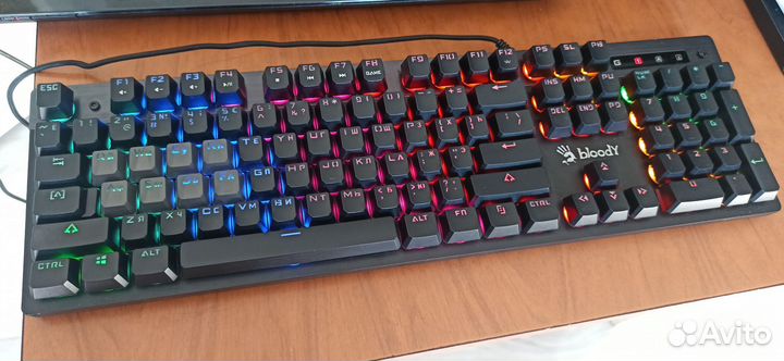 Игровая механическая клавиатура