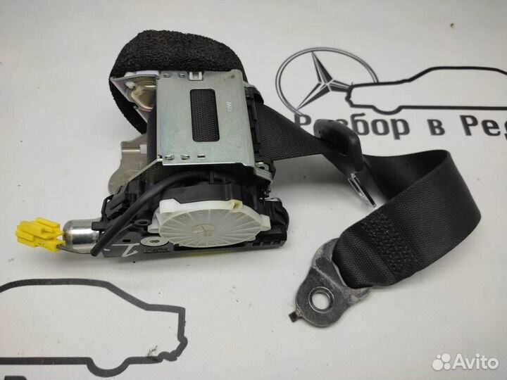 Ремень безопасности задний левый w204 C-class 2