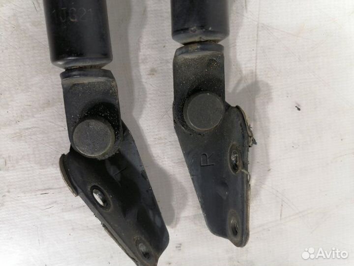 Амортизатор багажника Toyota Corolla EE103V 5EFE