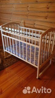 Детская кроватка с матрасом