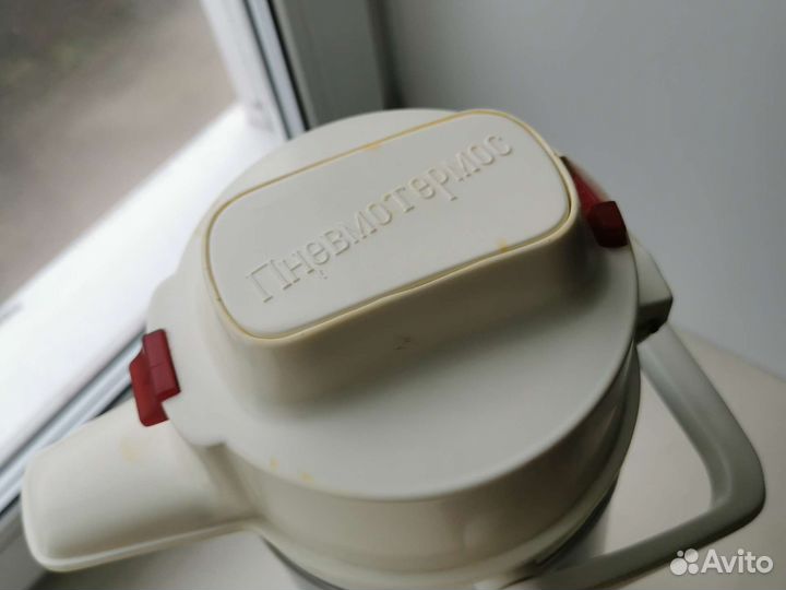 Термос помповый 3л