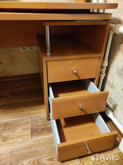 Продам отличный компьютерный стол