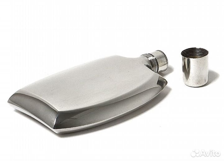 Серебряная фляжка со стопкой. Япония