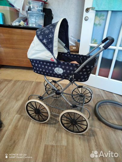 Коляска для кукол