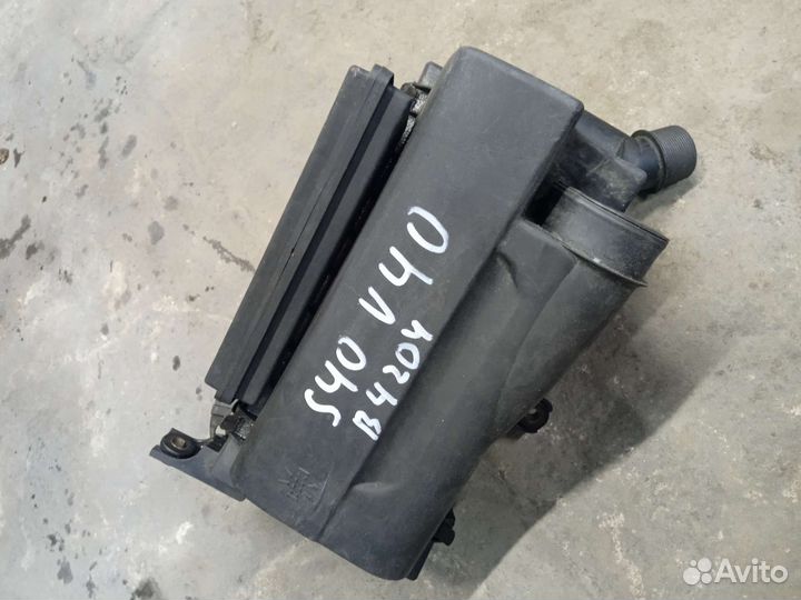 Корпус воздушного фильтра Вольво С40 В40