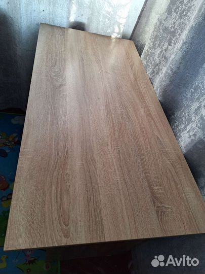 Продаётся письменный стол