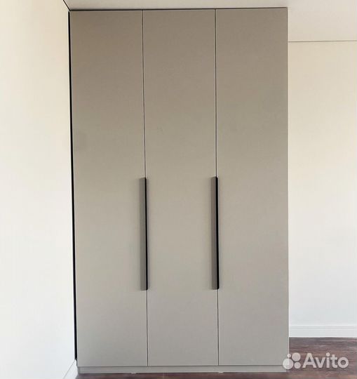 Шкаф на заказ распашной.Арт. 028