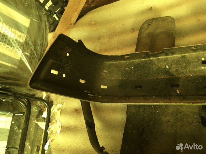 Передний бампер