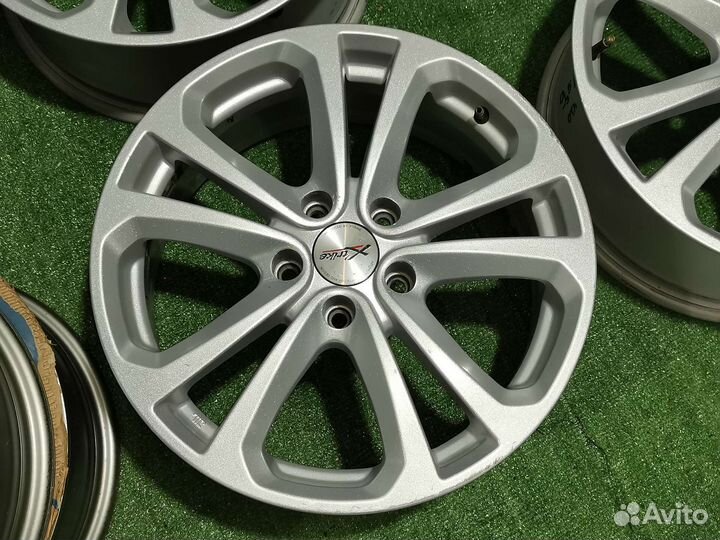 Диски X-trike R-17 (5x112; Et45; 7j)