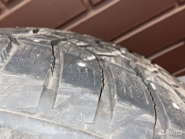 Bridgestone Blizzak Spike-02 SUV 235/55 R19 101T