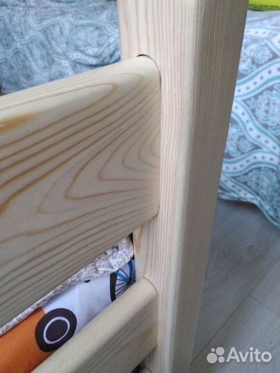 Кроватка из дерева