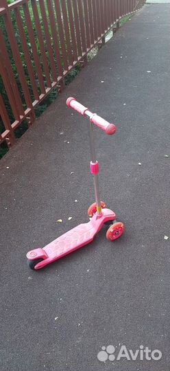 Самокат со светящимися колесами