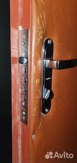 Дверь входная металлическая