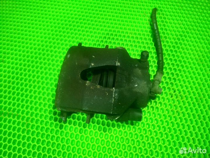 Суппорт передний правый Skoda Octavia II A5