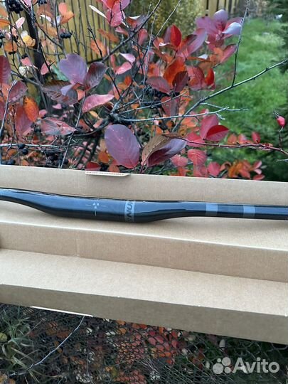 Руль Nukeproof Horizon V2 Carbon 35 mm 800 мм