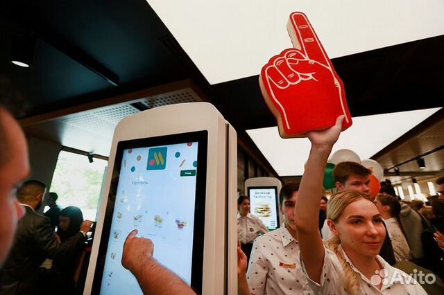 Сотрудник в сеть ресторанов быстрого питания