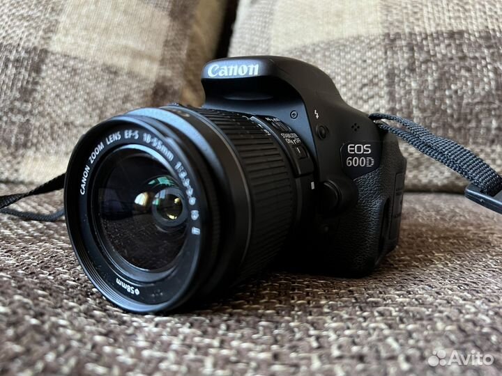 Зеркальный цифровой фотоаппарат Canon EOS 600D