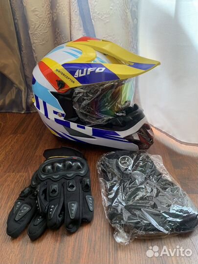 Кросовый шлем новый + очки перчатки подшлемник