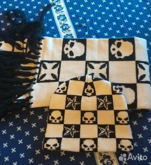 Шапки женские/детские 9 шт., шарфы 2 шт