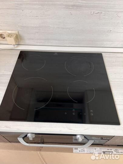Варочная панель электрическая electrolux