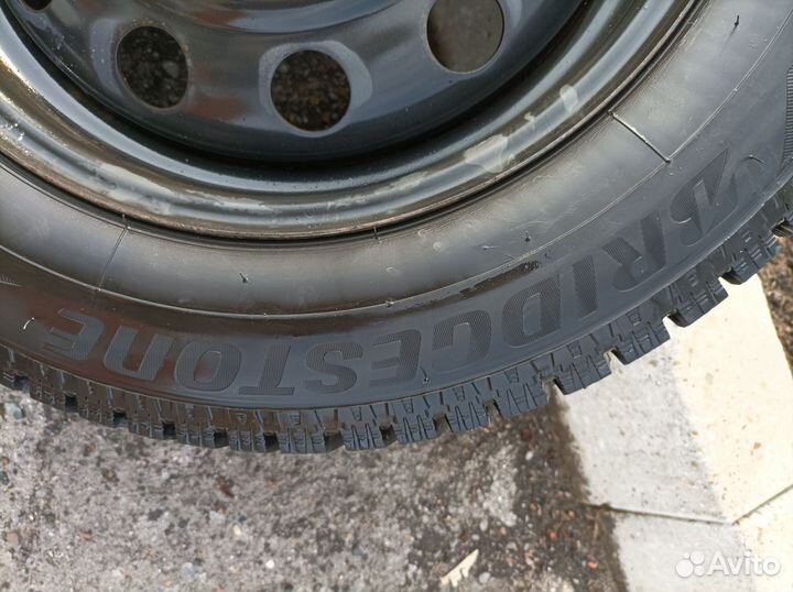 Bridgestone Blizzak Spike-02 185/65 R15