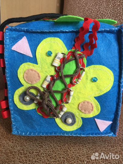 Развивающий кубик из фетра