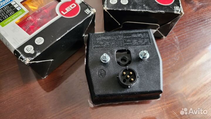 Фонарь на прицеп светодиодный Fristom FT-122 LED