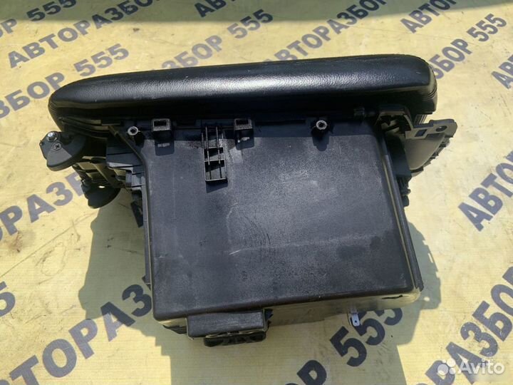 Ящик передней консоли Kia Quoris