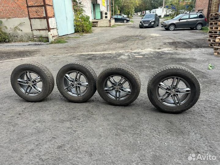 Nokian Tyres Hakkapeliitta R2 SUV 215/65 R16