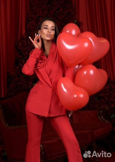 Роскошный классический костюм