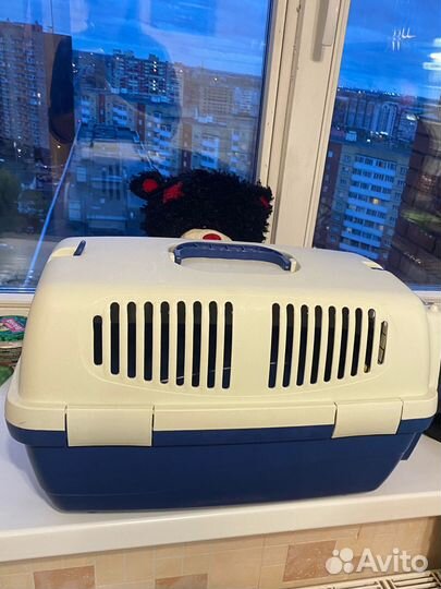 Переноска для кошек и маленьких собак