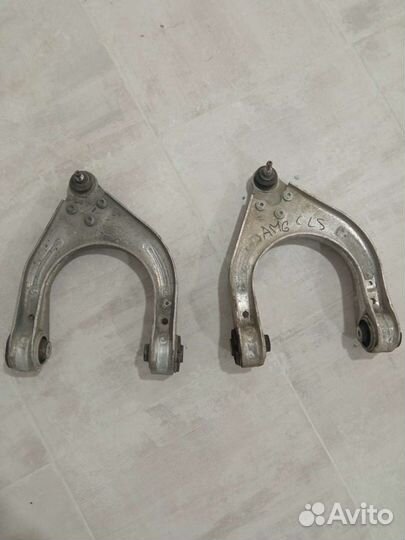 Рычаг передний верхний правый Mercedes-Benz W211