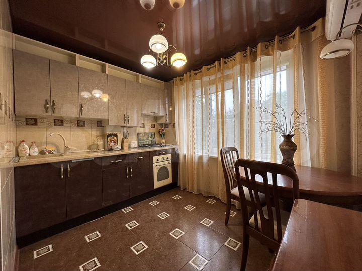 2-к. квартира, 52 м², 2/5 эт.