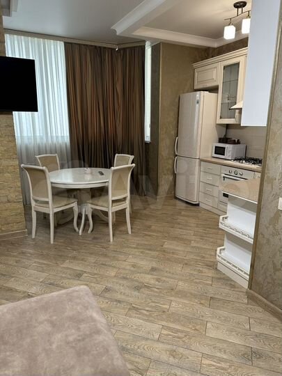 2-к. квартира, 59 м², 1/9 эт.