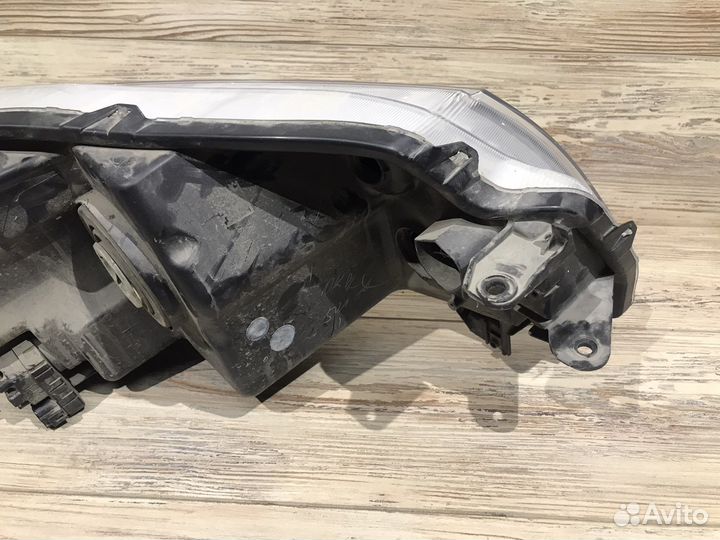 Фара левая Suzuki Vitara