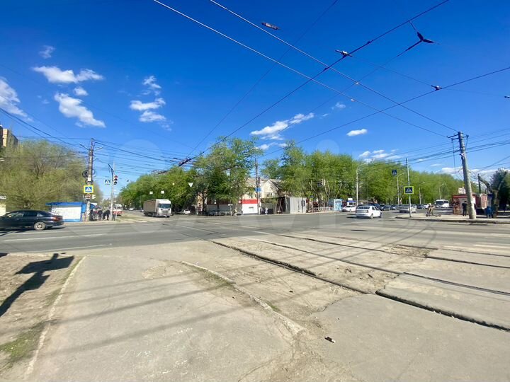 Помещение с парковкой в многоэтажном жилом доме