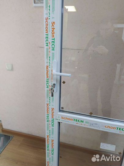 Дверь пластиковая входная