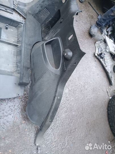 Обшивка багажника Kia Sorento 1