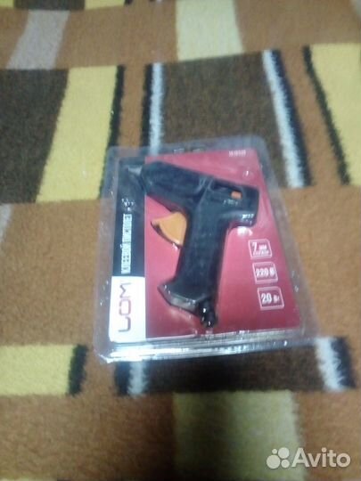 Клеевой пистолет для школы