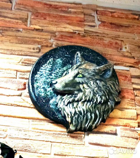 Панно волка из гипса