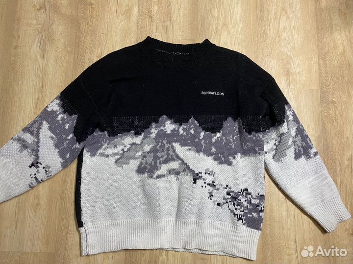 Свитер женский