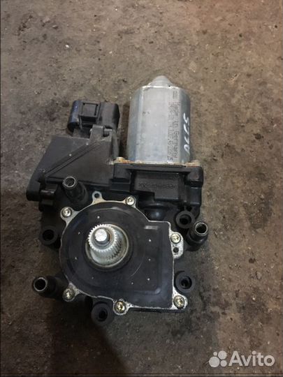 Моторчик стеклоподъёмника задний левый Ауди а6 с5