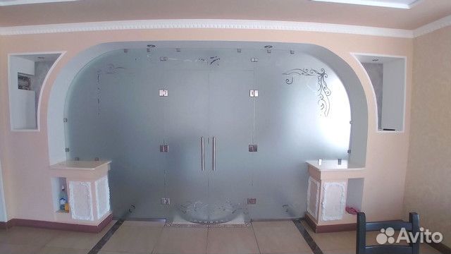 Межкомнатные стеклянные двери на заказ