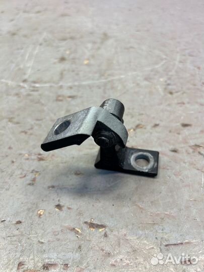 Петля двери задняя левая Audi A6 C7 3.0 2012